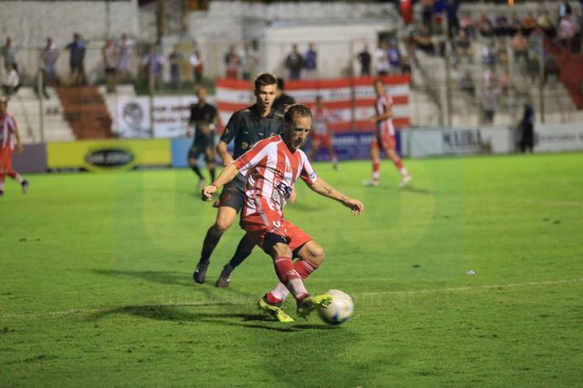 Atlético Paraná está al borde del descenso