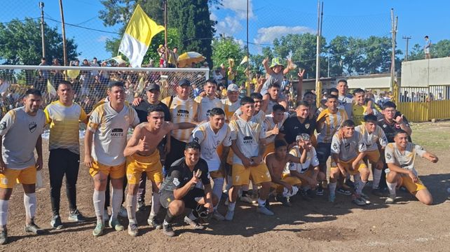 Manda en Primera A. Pablo VI no se rinde, pese a la suspensión. Ganó y sigue primero en el circulo superior. 