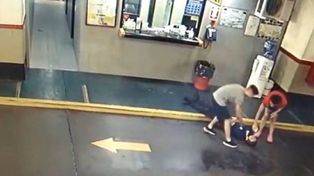 Wild tales: he hit a beach man in a garage because his car was scratched