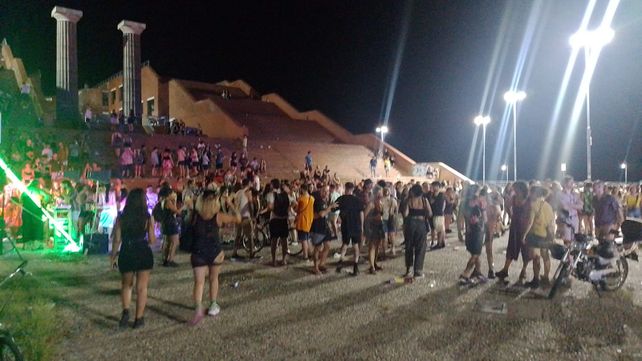 Por qué la Municipalidad desarmó una fiesta autoconvocada en el parque España