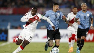 Uruguay quiere ponerse a tiro de la punta ante Perú en Lima