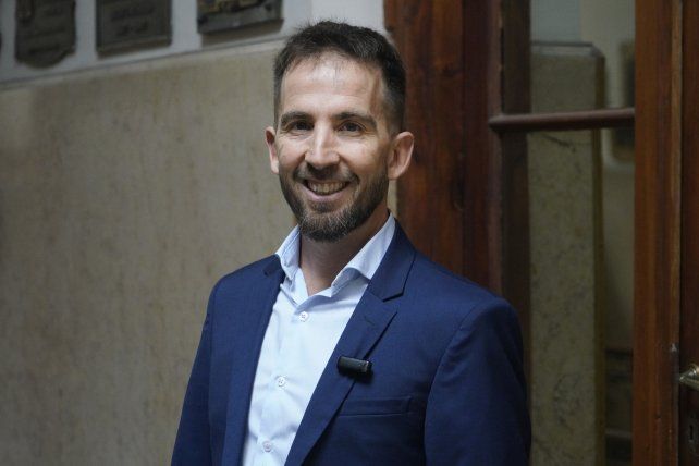 Maximiliano Robles creó el método Zigurat en su compañía Cereza Invest. Es para aportarles soporte y conocimiento a quienes quieren invertir en Bolsa por primera vez.