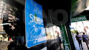 Advierten que los comercios no pueden cobrar un plus por la carga de tarjetas de colectivos