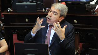 Asaltaron Aníbal Fernández en provincia de Buenos Aires y le robaron el auto