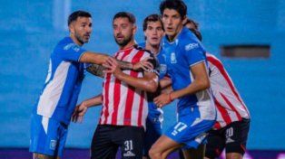 Barracas Central defiende su lugar en los playoffs ante un Estudiantes de Río Cuarto descendido