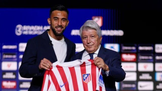 Nicolás González con el presidente de la entidad Rojiblanca