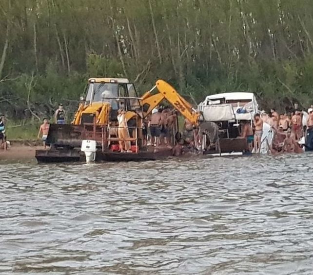 Un grupo de jóvenes violó los protocolos de navegación y se hundió la embarcación 