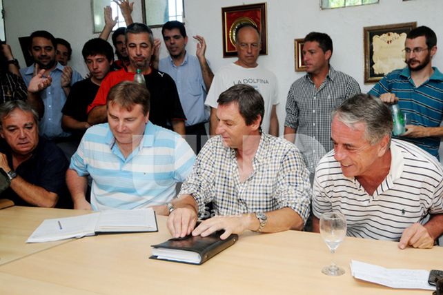 Unos tras otros