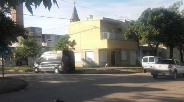 Casa andres pelussi (2)