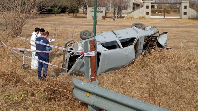 Escapaba de un control de alcoholemia, volcó y murió el acompañante