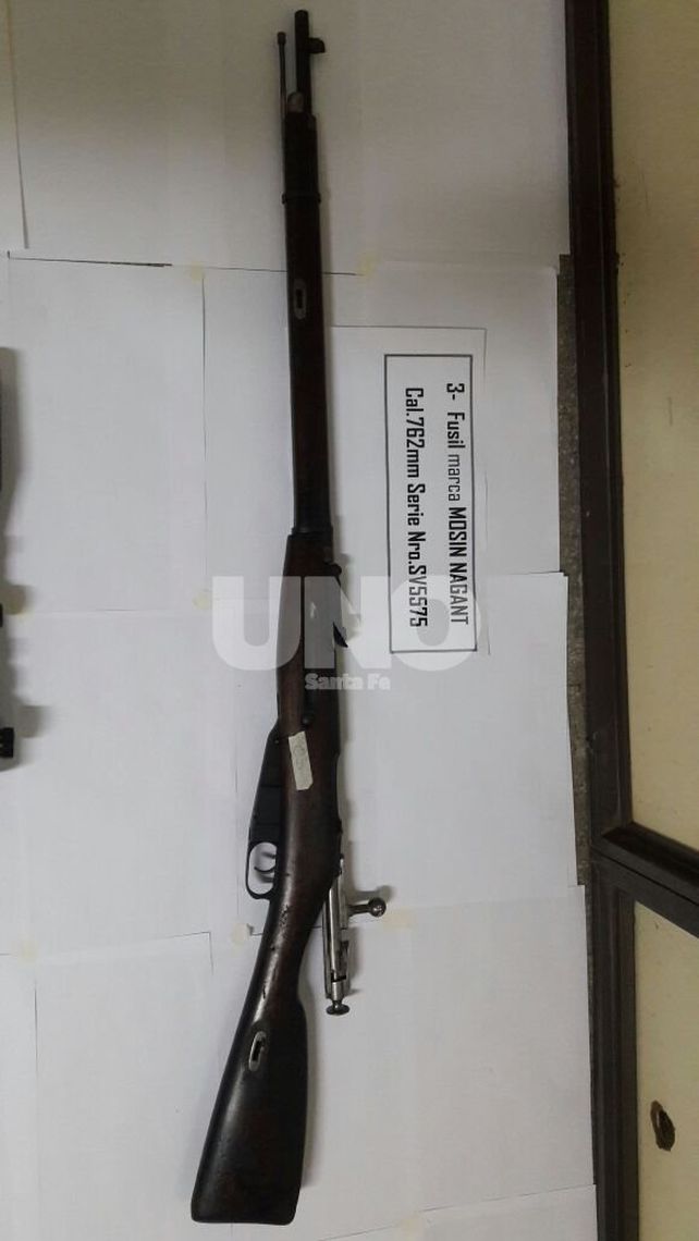 Secuestraron un arsenal de armas y balas de guerra en la casa de una subcomisaria