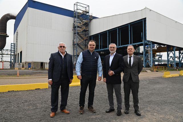 El Embajador de Brasil recorrió la acería de Gerdau en Pérez