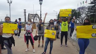 Referentes y profesores de educación física de colonias de vacaciones se manifestaron este viernes pidiendo la autorización para trabajar esta temporada.&nbsp;