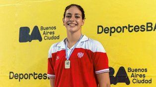 Malena Santillán consiguió nuevo record absoluto en 200 metros espalda.