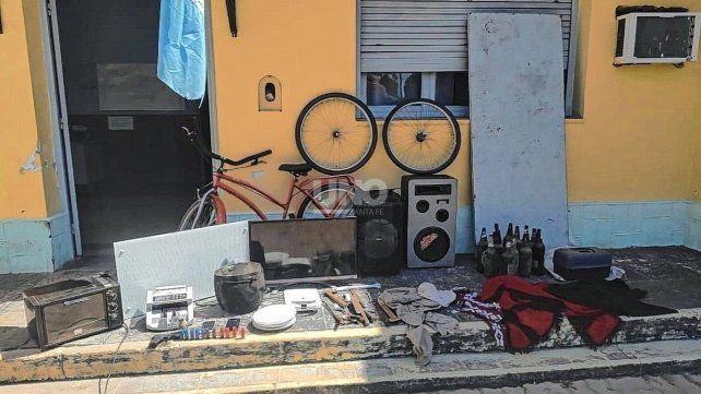 Los elementos recuperados tras los allanamientos en Cayastá Los elementos recuperados tras los allanamientos en Cayastá