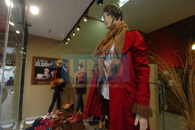 La ropa de invierno llegó con aumentos de un 30 por ciento