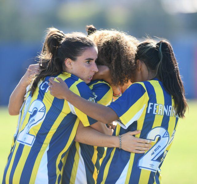 Las jugadoras de Central metieron el quinto triunfo consecutivo y se ilusionan con el título.