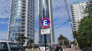 Vecinos denuncian: El Sistema de Estacionamiento Ordenado Municipal (Seom) en el Puerto de Santa Fe generó un laberinto de dársenas.