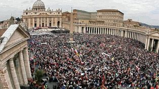Terminó la capilla ardiente del Papa Francisco y comienza la ceremonia del cierre del féretro