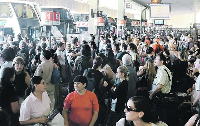 Movimiento masivo. La Terminal de Retiro en diciembre pasado.