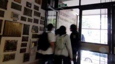 Los chicos que quieren hacer la secundaria en el Superior de Comercio todavía no tienen fecha de examen definida. Los chicos que quieren hacer la secundaria en el Superior de Comercio todavía no tienen fecha de examen definida.