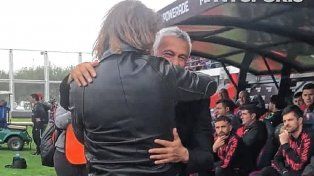 El DT de Colón Pipo Gorosito le ganó el duelo táctico a Rubén Insúa.