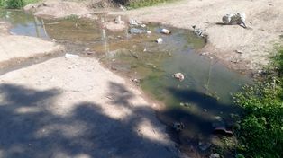 Cloacas reventadas en barrio Nueva Ciudad, de Paraná. Foto: enviada por vecinos #UNOEnLaCalle
