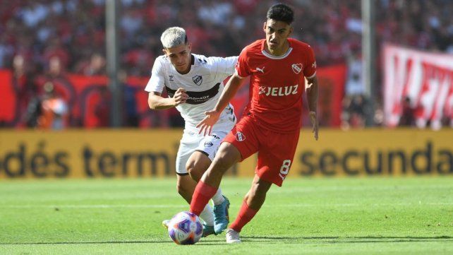 Colón avanza por Kevin López y ya presentó una oferta formal a Independiente por el volante central