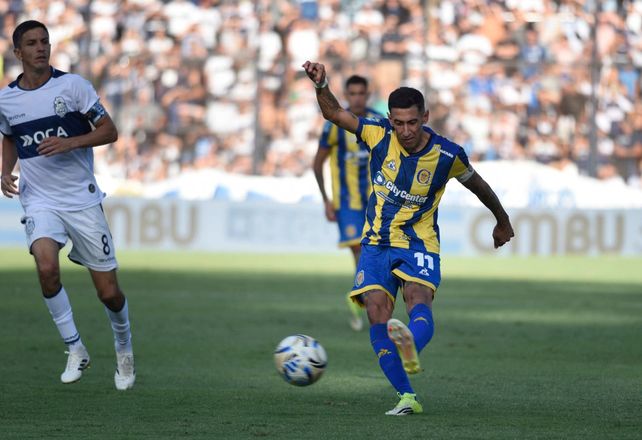 Muchos pensaron que hacer jugar a Di María era un riesgo. Almirón asumió el costo y lo sacó a los 60 minutos.