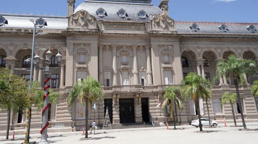 Paritarias: el gobierno provincial evalúa compensar la diferencia por inflación en 2025