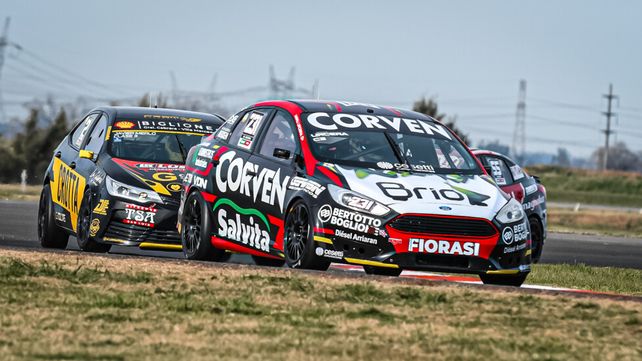 Manu Urcera dio cátedra con un Focus alistado por el Saturni Racing en San Nicolás.