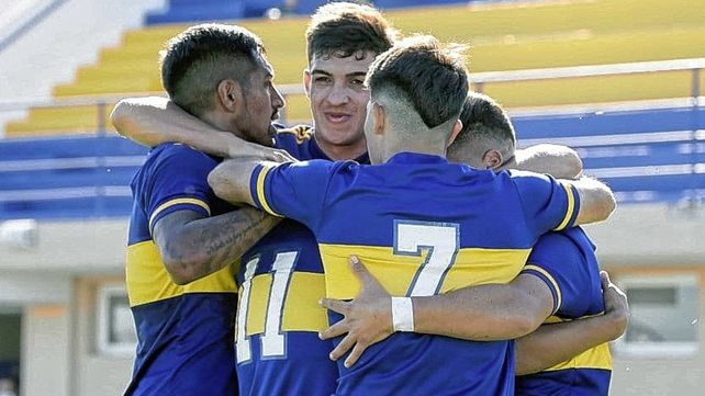 Los pibes de Boca y una parada difícil.&nbsp;