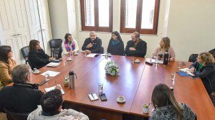 Diputados recibieron a despedidos de Agricultura Familiar