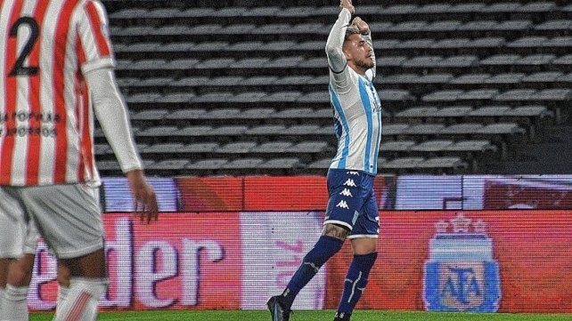Racing derrotó a San Martín de Tucumán y sigue en la Copa Argentina.
