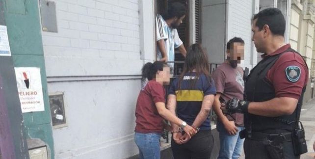 Detuvieron a dos chicas que prendían fuego a indigentes