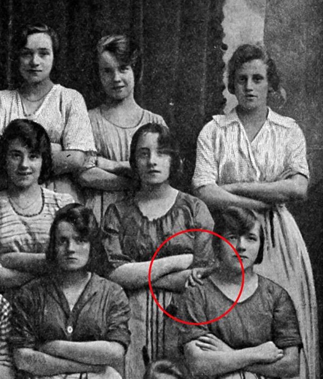 Descubrí el escalofriante detalle que esconde una foto que fue tomada hace más de un siglo