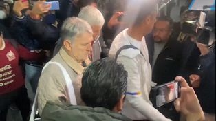 Video: el Tata Martino tuvo un duro recibimiento en el aeropuerto México