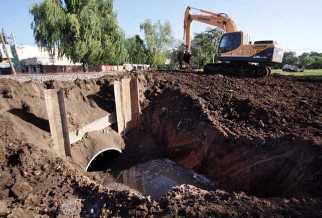 Desagües: el Municipio instala un tunnel liner en Larrea y Dorrego