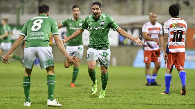 Duro golpe para el fútbol paranaense: descendió El Decano al Federal A