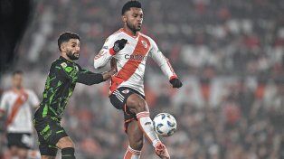 River está venciendo a Sarmiento en el Monumental.