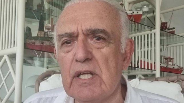Alberto no tiene plan y encima la lapicera que le dio Cristina ni tiene tinta