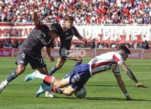 Fascendini no dudó en Unión: Al jugar con uno más quizás nos faltó tener más la pelota