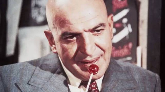 Telly Savalas se hizo famoso en el mundo entero gracias al detective que encarnó en la serie Kojak.&nbsp;
