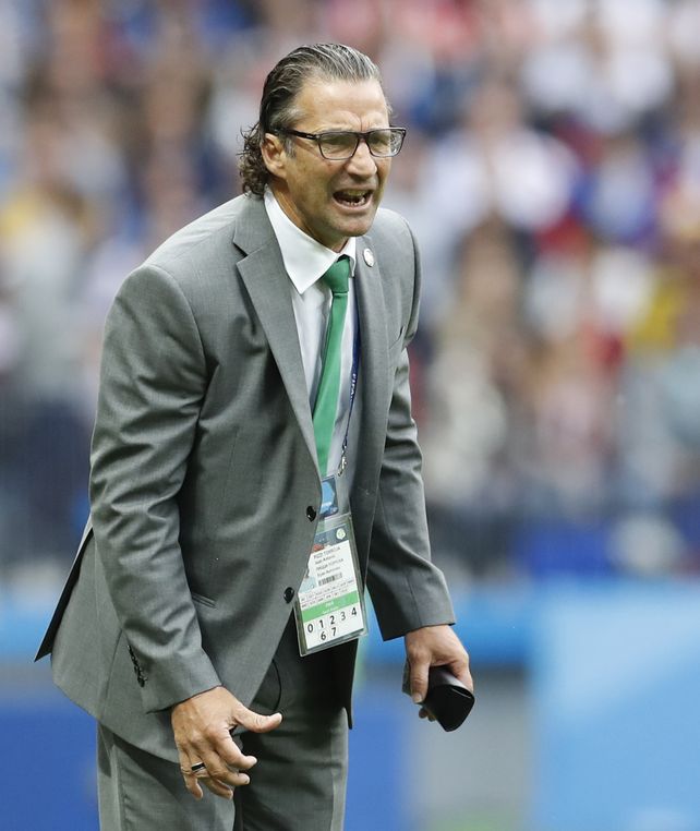 Así sufrió Pizzi, el primer santafesino en dirigir un Mundial, la derrota ante Rusia