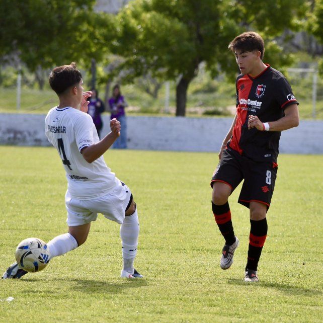 Valentino Acuña actuó otra vez en la reserva