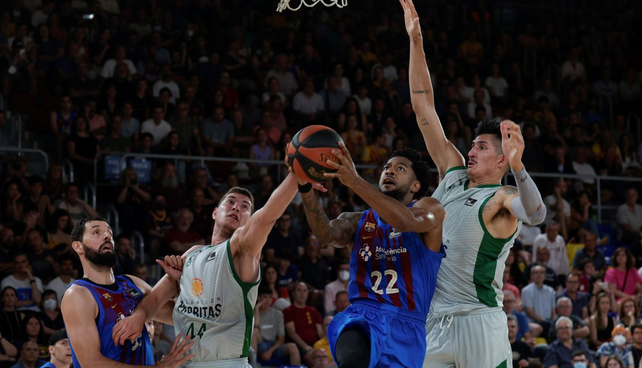 Barcelona, con Laprovittola, perdió el clásico con Joventut y la serie quedó igualada