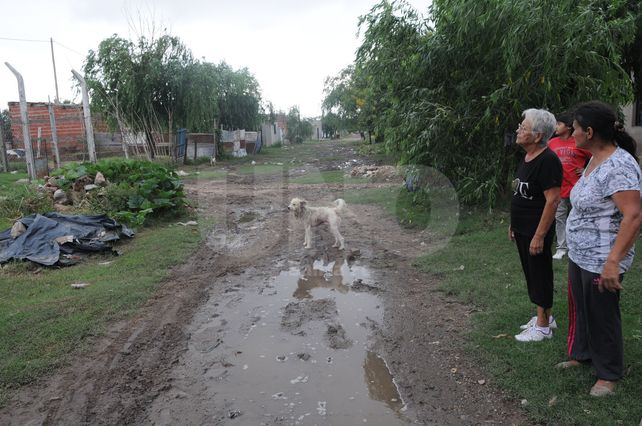 Constancia. Los vecinos han mantenido este reclamo por muchos años. Hoy miran con alegría los logros alcanzados.