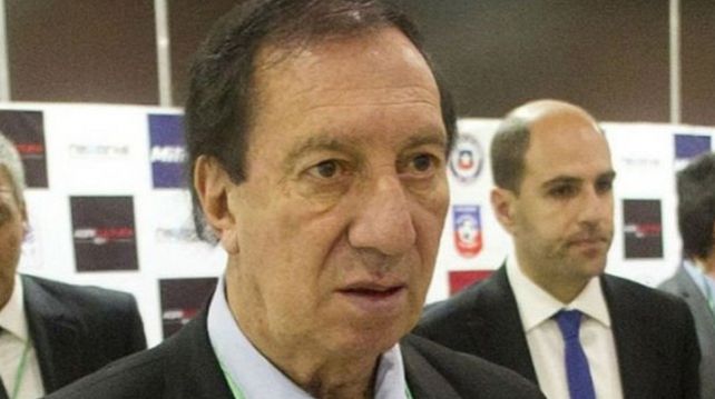 Bilardo permanece internado, pero tiene buena evolución Bilardo permanece internado, pero tiene buena evolución