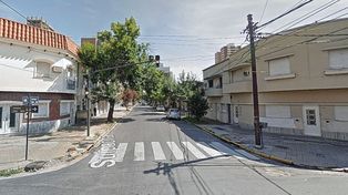 La mujer transitaba con su auto a media mañana por el centro