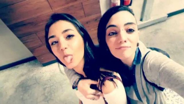 Todo por amor. La argentina Jimena Rico y su novia egipcia Shaza.